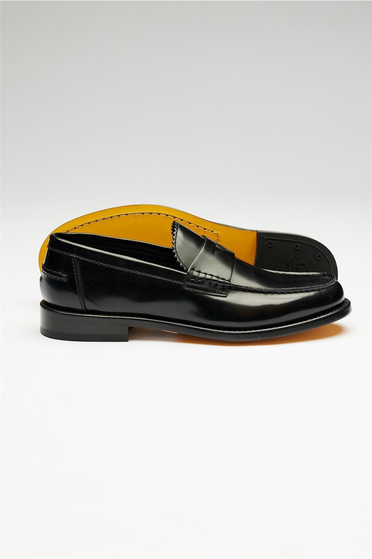 Doucals-Penny Loafer Style Black Leather Shoes 3