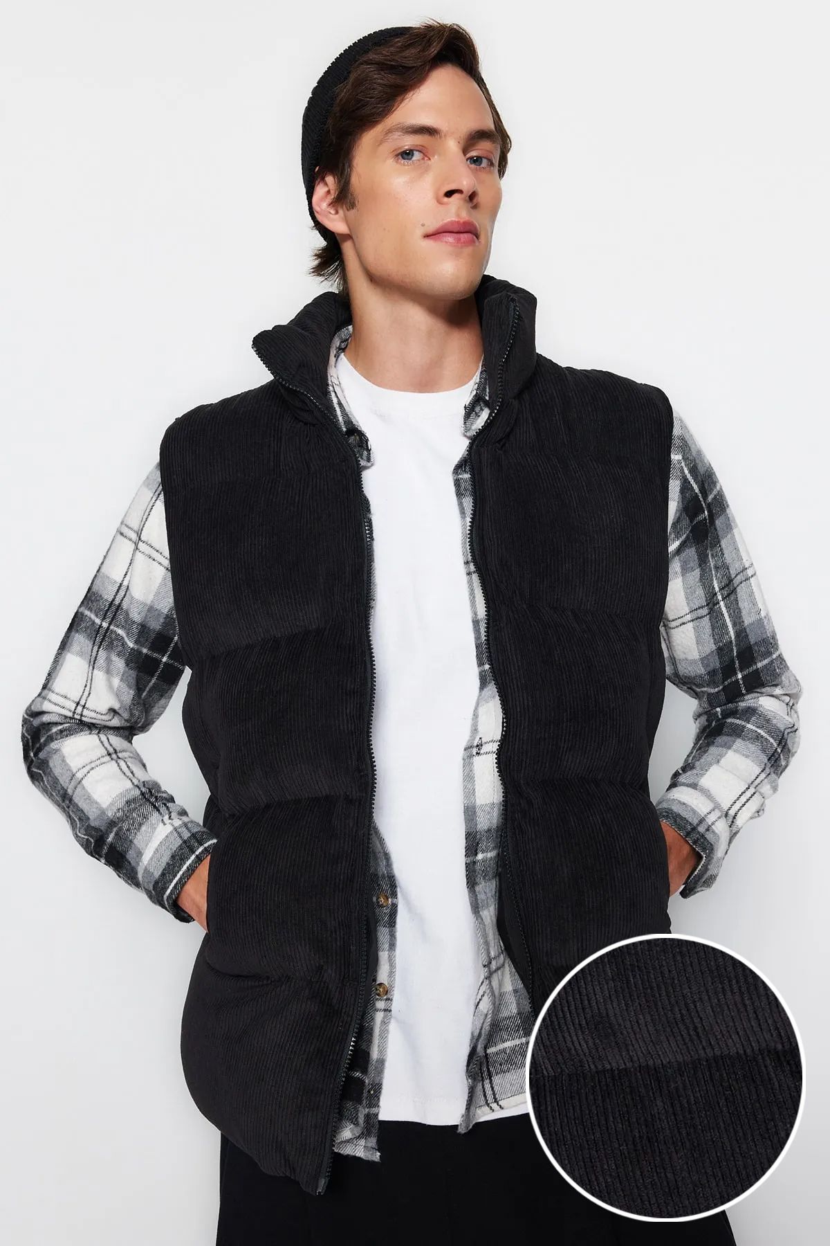 Trendyol Collection-Winter Black Velvet Vest - Men's Regular Fit TMNAW23YE00013 1