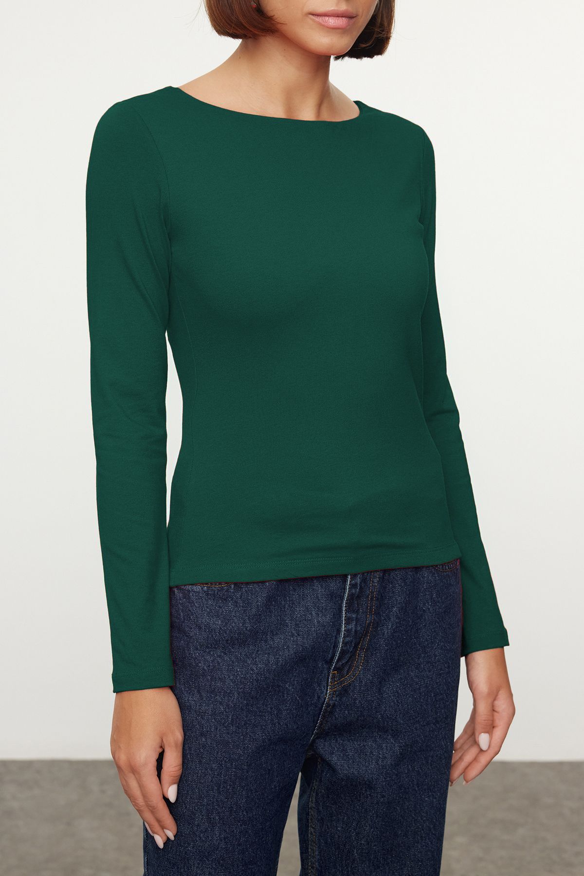 Trendyol Collection-Smaragdgrüne, dehnbare Baumwollbluse mit U-Boot-Ausschnitt – TWOAW24BZ00166 3