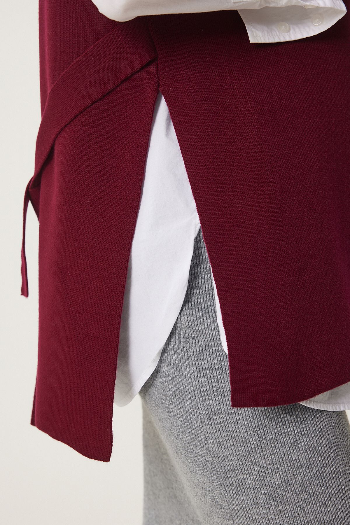 Happiness İstanbul-Burgunderroter Damen-Pullover mit V-Ausschnitt und Gürtel, lang, US00185 7