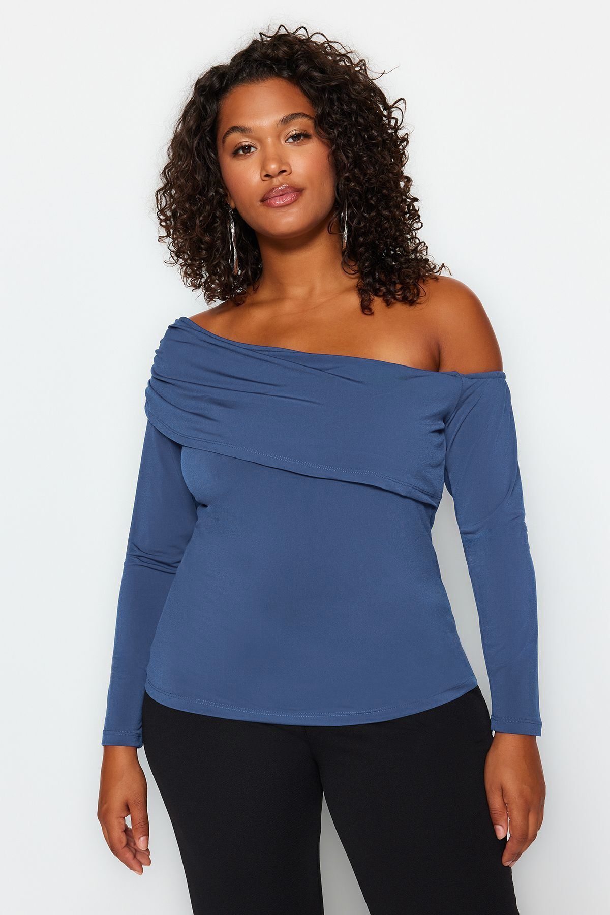Trendyol Curve-Blue Asymmetric Collar Knitted Blouse TBBAW24AF00032 2