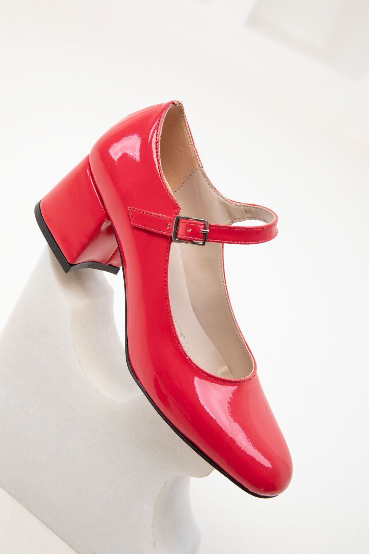 SOHO-Klassische Damenschuhe mit Absatz aus rotem Lackleder 18447 4