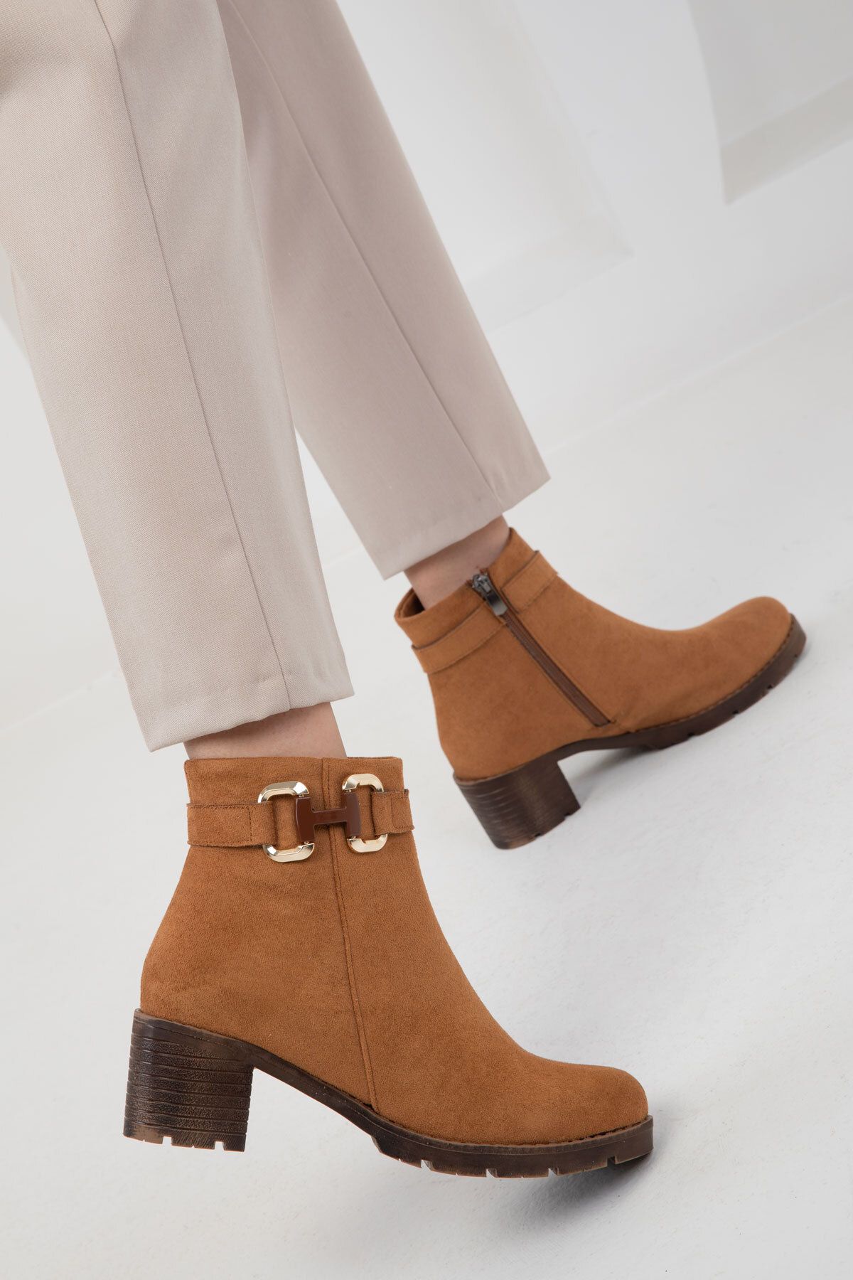 SOHO-Tan Suede Dámské boty - 19634 Model Bootie 3