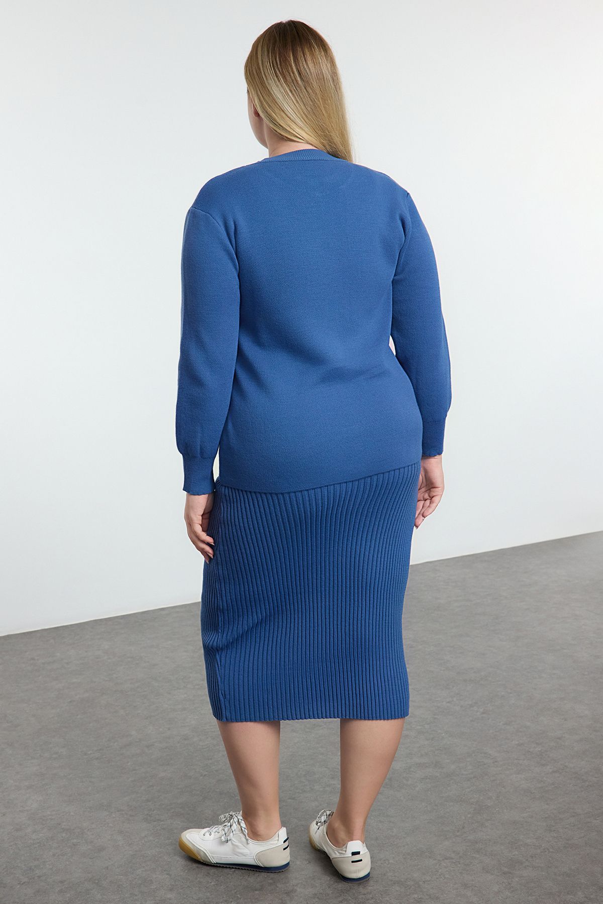 Trendyol Curve-Indigo Midi Size 2-Piece Knitwear Set - Ribbed Cardigan and Dress Tbbaw25Ah00110 5