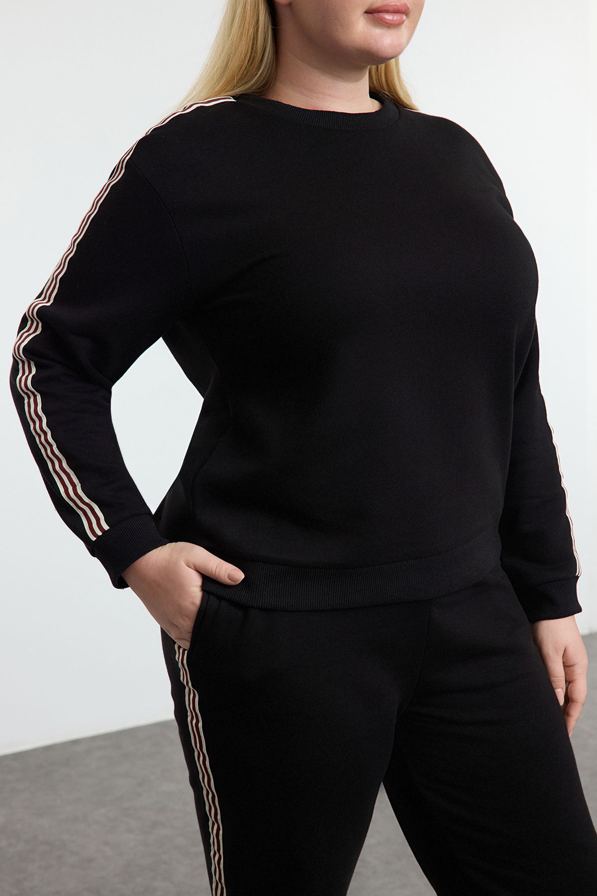 Trendyol Curve-Plus Size Black Knitted Tracksuit Set - Crew Neck, Stripe Detail, Fleece Tbbaw25Cp00011 3
