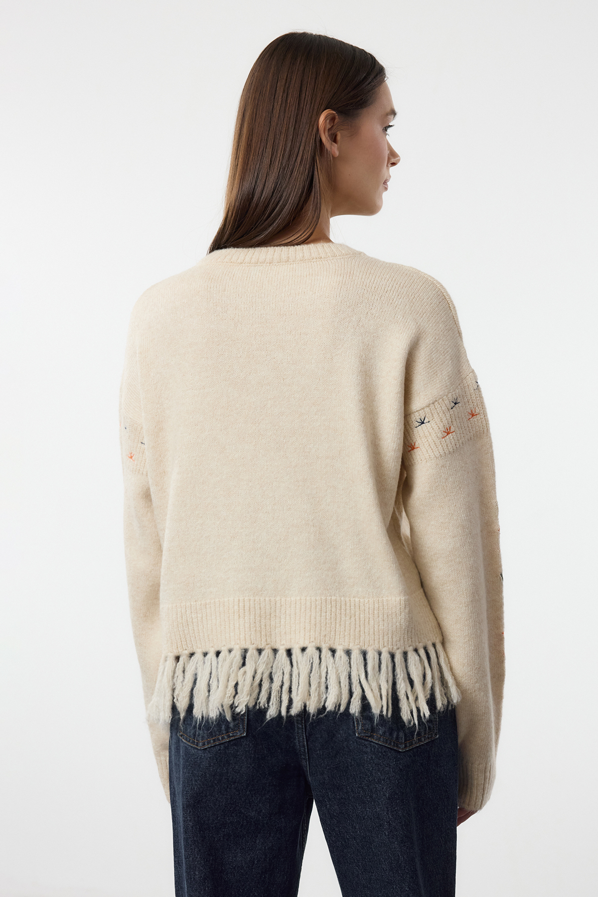 Trendyolmilla  Ekru Yumuşak Dokulu Püsküllü Nakış İşlemeli Triko Kazak TWOAW25KZ00396 - Görsel 5