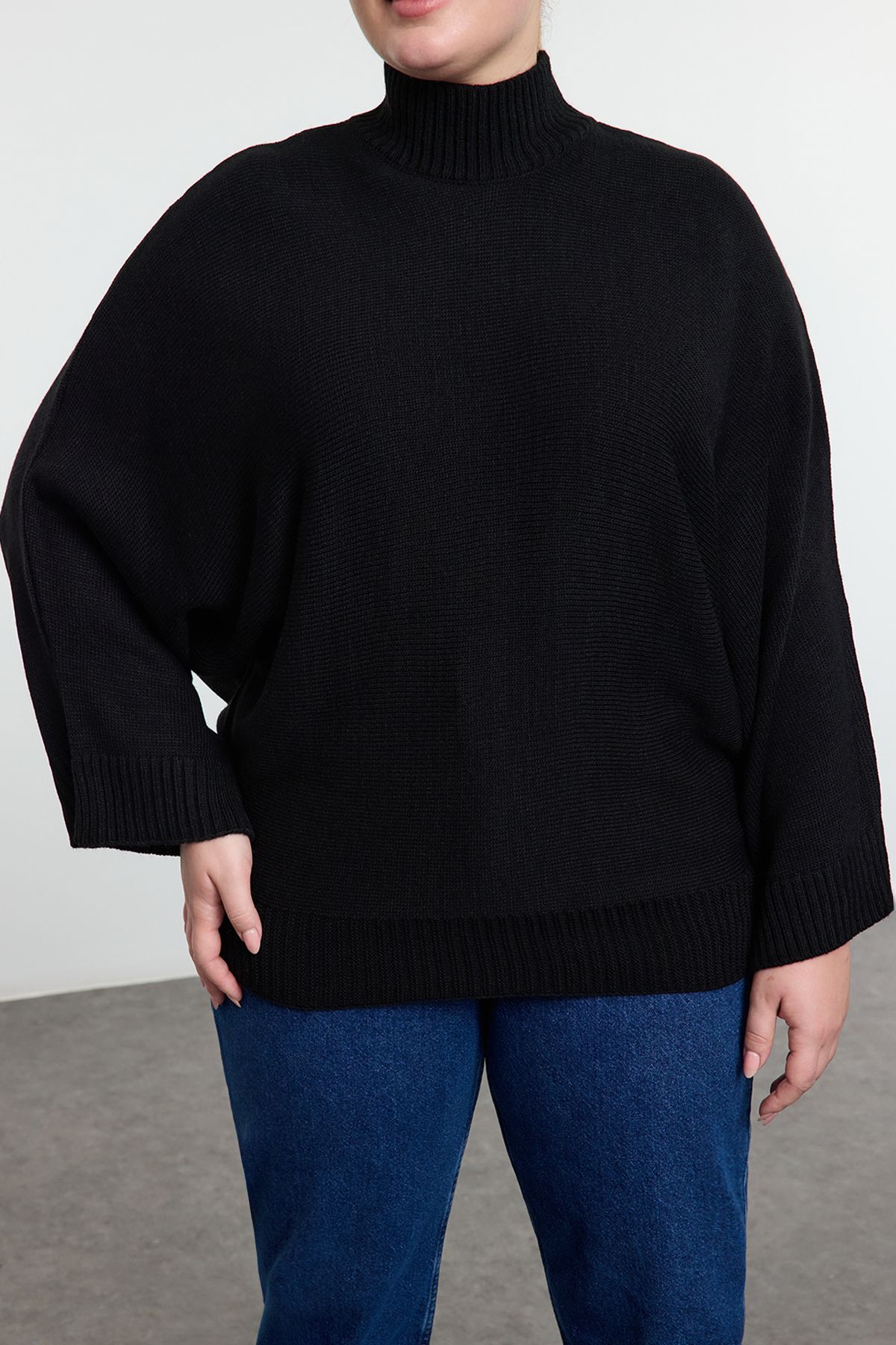 Trendyol Curve-Black Bat Sleeve Thin Knitwear Sweater Tbbaw25An00060 4