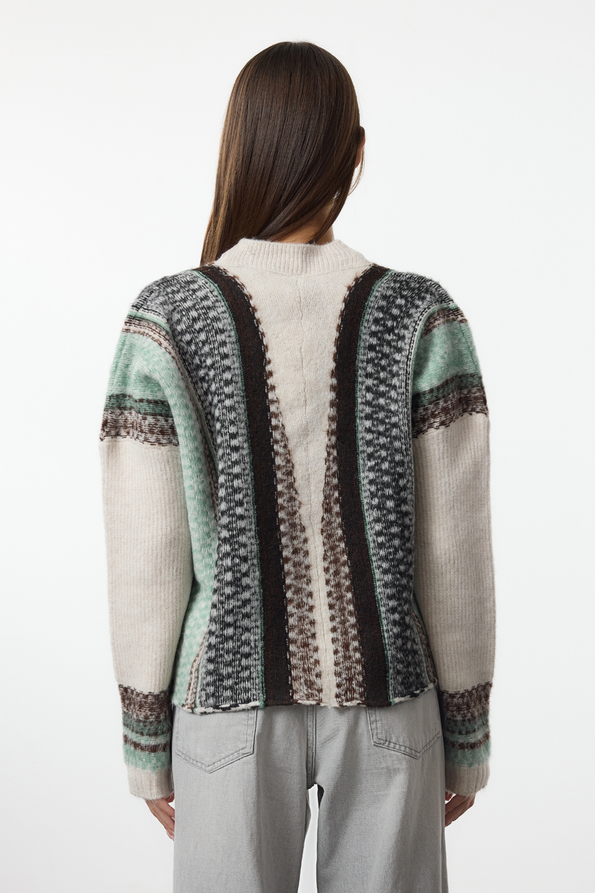 Trendyolmilla  Ekru Geniş Kalıp Yumuşak Dokulu Desenli V Yaka Triko Hırka TWOAW25HI00382 - Görsel 5