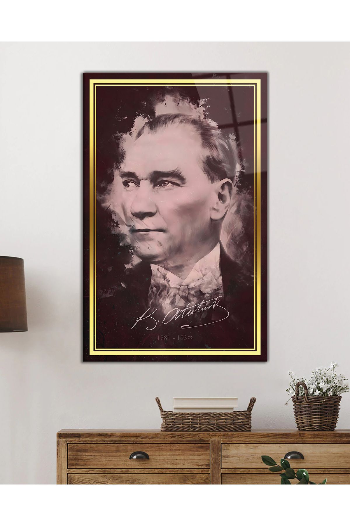ArtNoia Gold Şeritli İmzalı Atatürk Portresi Cam Tablo