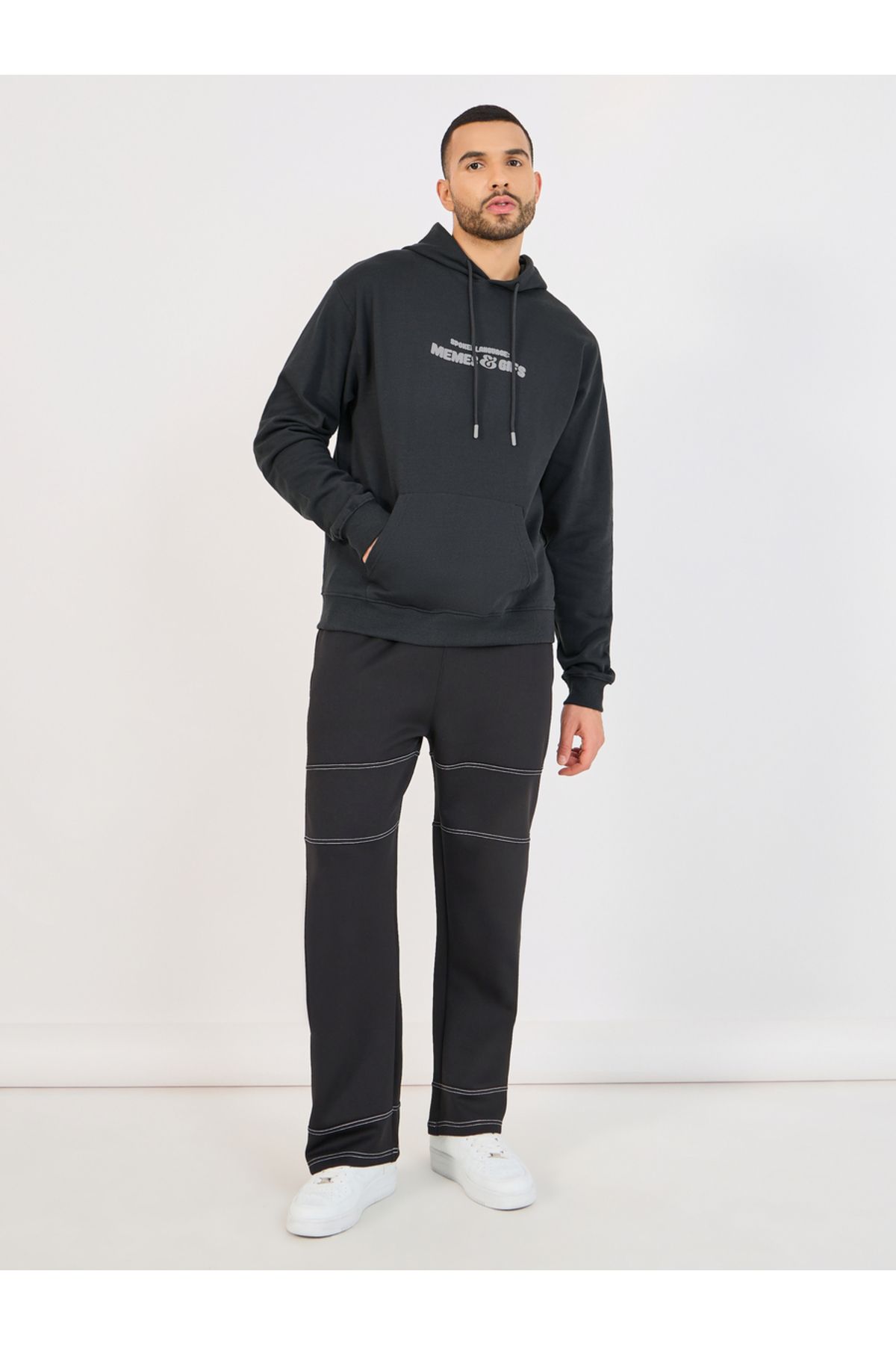 Styli-Minimal Social Media Print Relaxed Fit Hoodie 2
