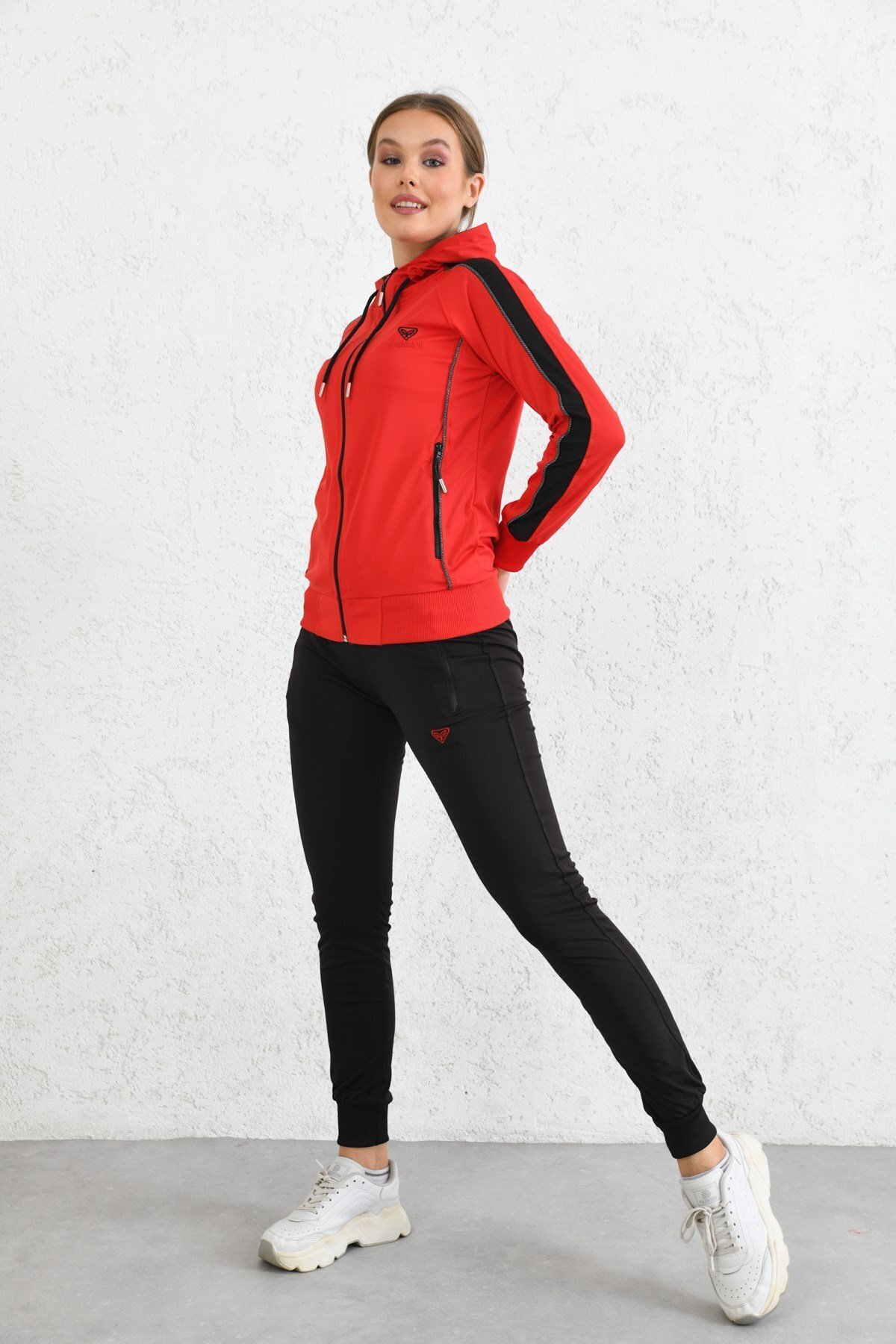 Cramp Spor-Garni Piping Detail Red Diver Tracksuit Set on the Sleeve 3