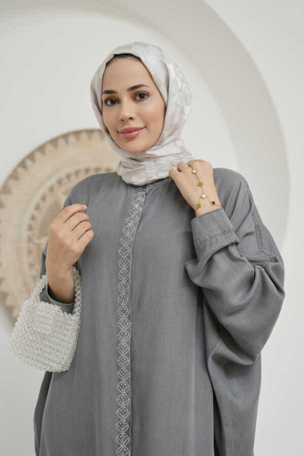 Neways-6571-Gray Abaya with Stone Detail 6