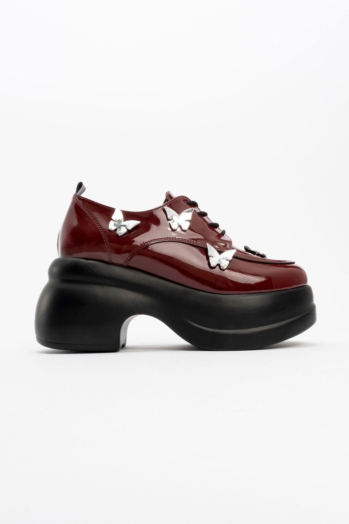 LuviShoes-Γυναικεία παπούτσια με σφήνα τακούνια VANESS λουστρίνι με κορδόνια με πεταλούδα 4