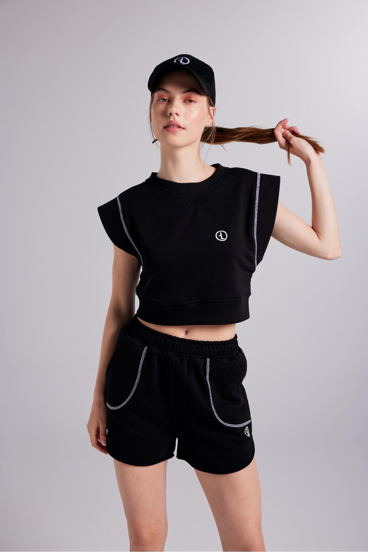 HOLLY LOLLY-Mini Rhode Shorts with Elastic Waist and Contrast Stitching Black 3