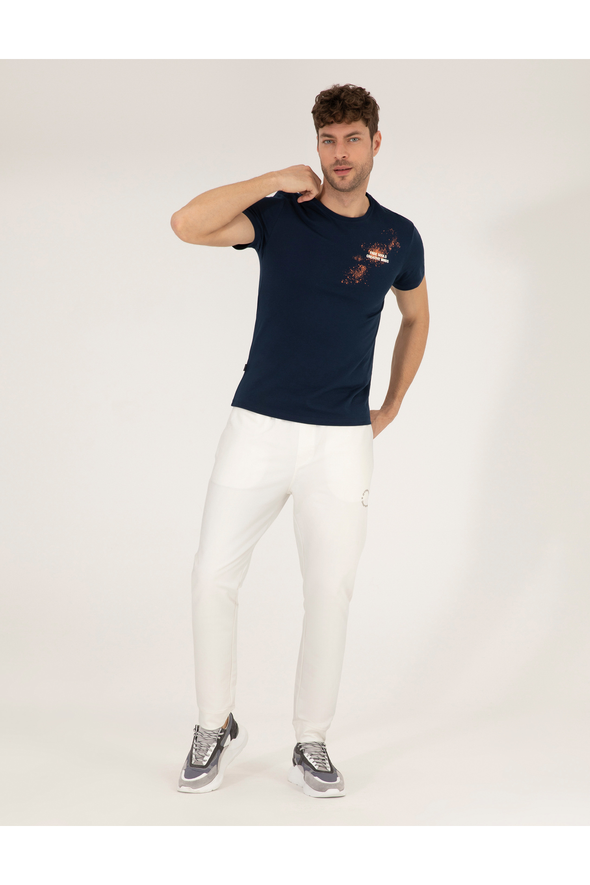 پیر کاردین شلوار ورزشی اسلیم فیت سفید مایل به کرم کد ۵۰۲۶۴۸۷۱-VR019