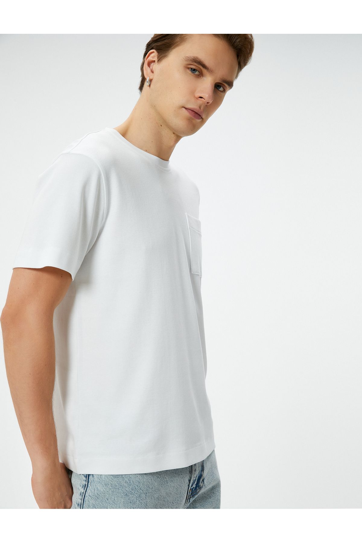 Koton-Crew Neck Short Sleeve Basic T-Shirt - Pocket Detail 1