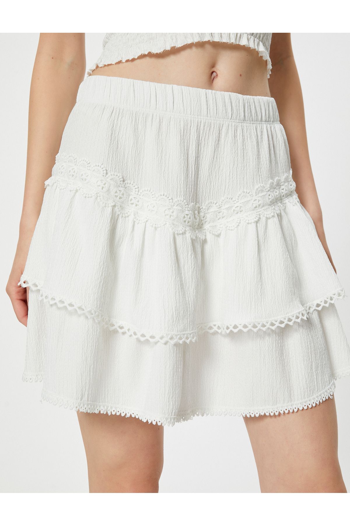 Koton-Textured Mini Skirt - Elastic Waist and Scallop Detail 5