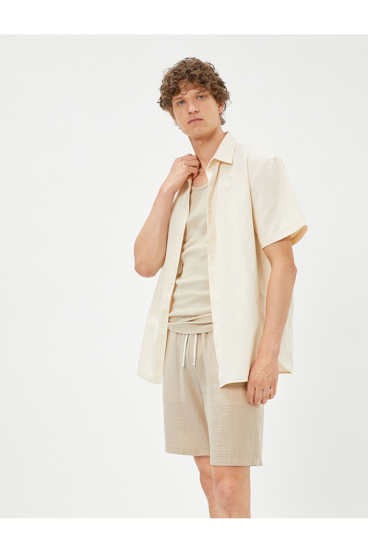 Koton-Basic Bermuda Shorts with Elastic Waist Pocket Detail 2