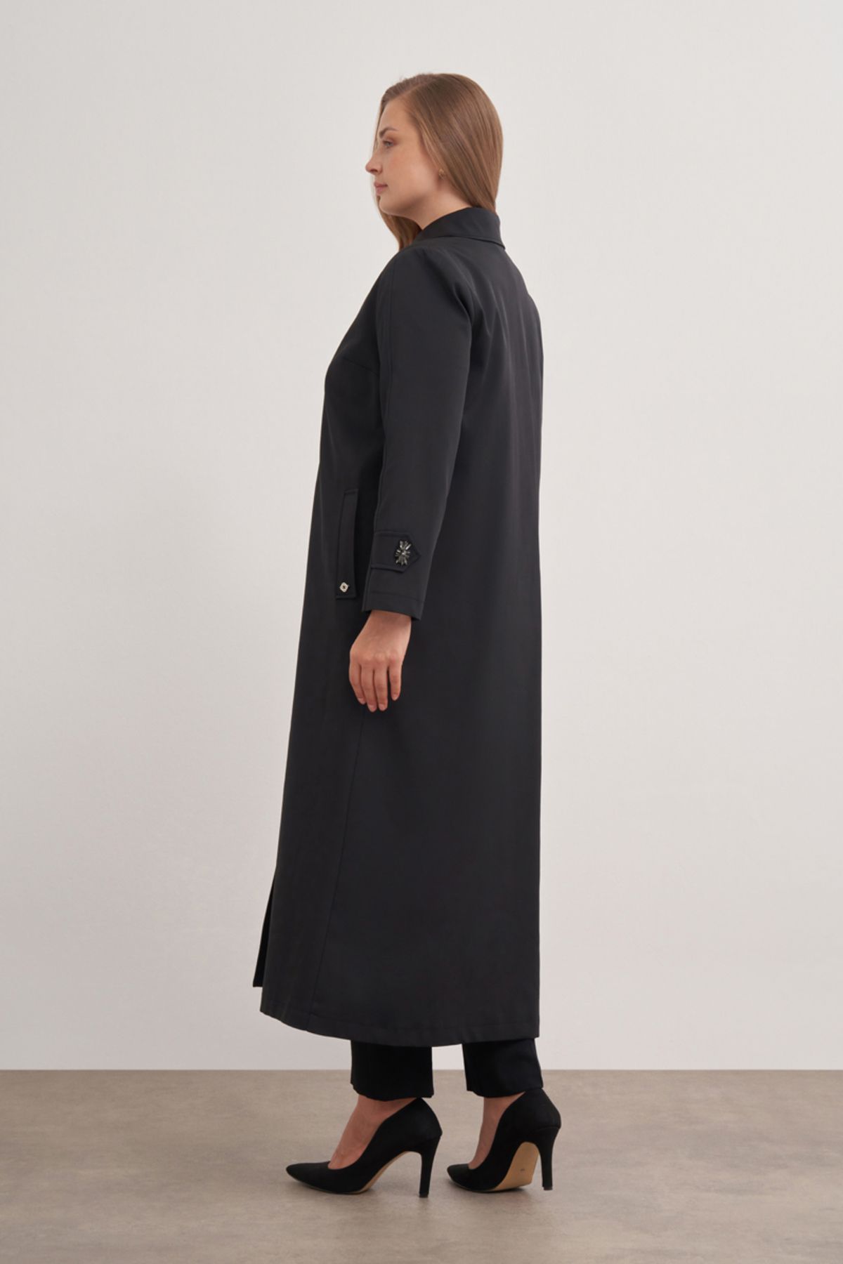 Aker-7647112 Model Bell Cut Trench Coat 3