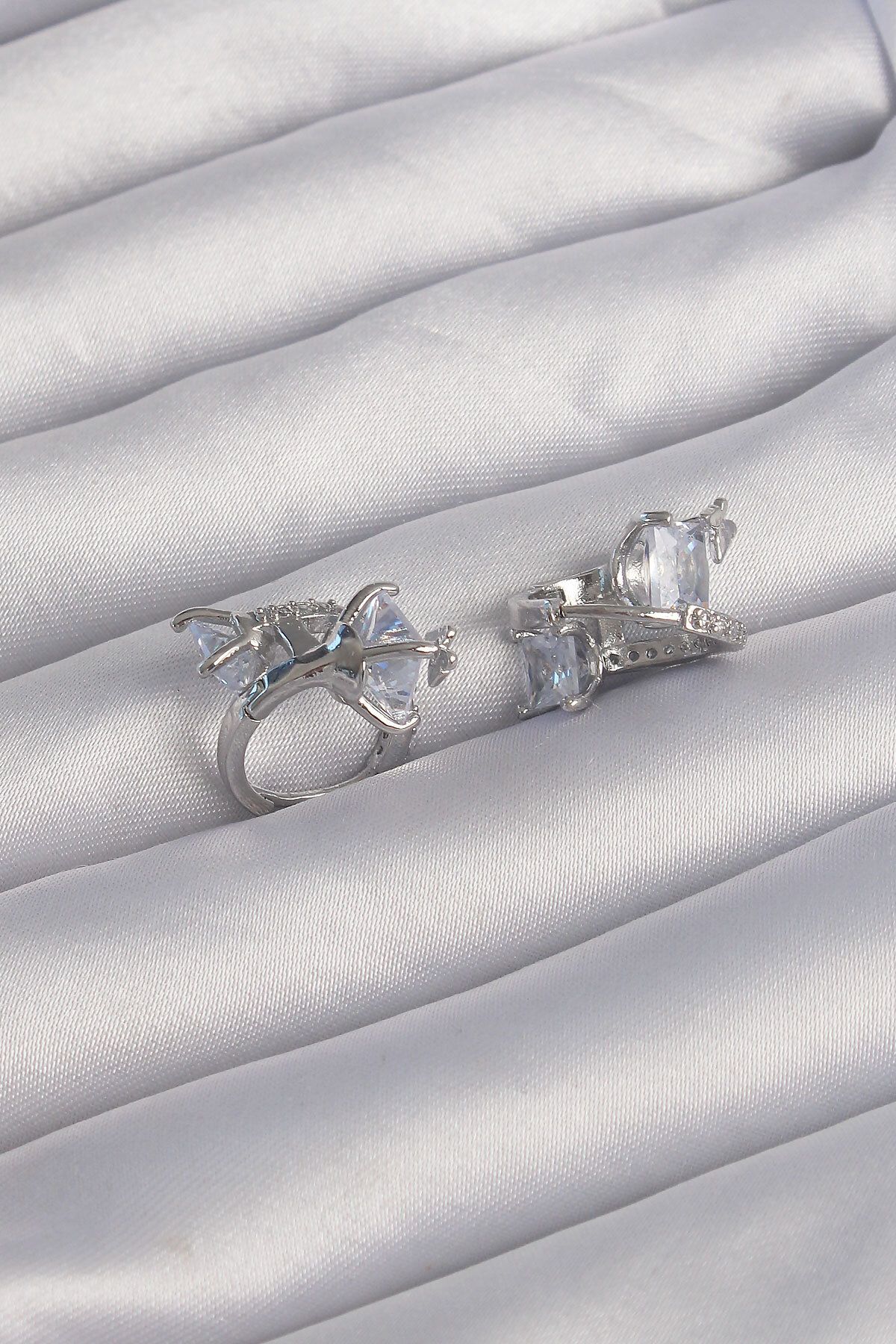 Skygo-Silver Brass Huge Zircon Cubic Zirconia Crimped Butterfly Pattern Hoop Earrings - Tj-bkp9288 2