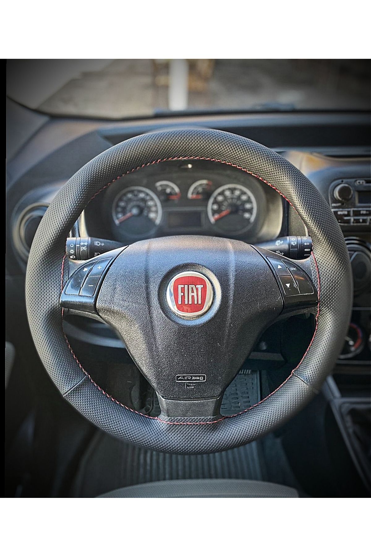 DİKİŞLİ DİREKSİYON KILIFI NOKTALI DERİ KIRMIZI DİKİŞLİ PARÇALI MODEL FIAT LİNEA İÇİN DİKİŞLİ DİREKSİYON KILIFI NOKTALI DERİ KIRMIZI DİKİŞLİ PARÇALI MODEL FIAT LİNEA İÇİN
