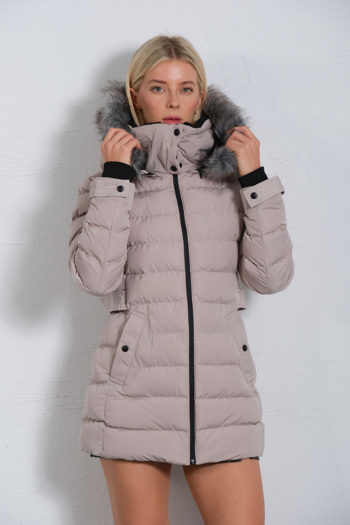 Maule-Detachable Faux Fur Hood, Water Repellent Fabric, Women's Anorak Micro Coat Coat @Jasmin 7