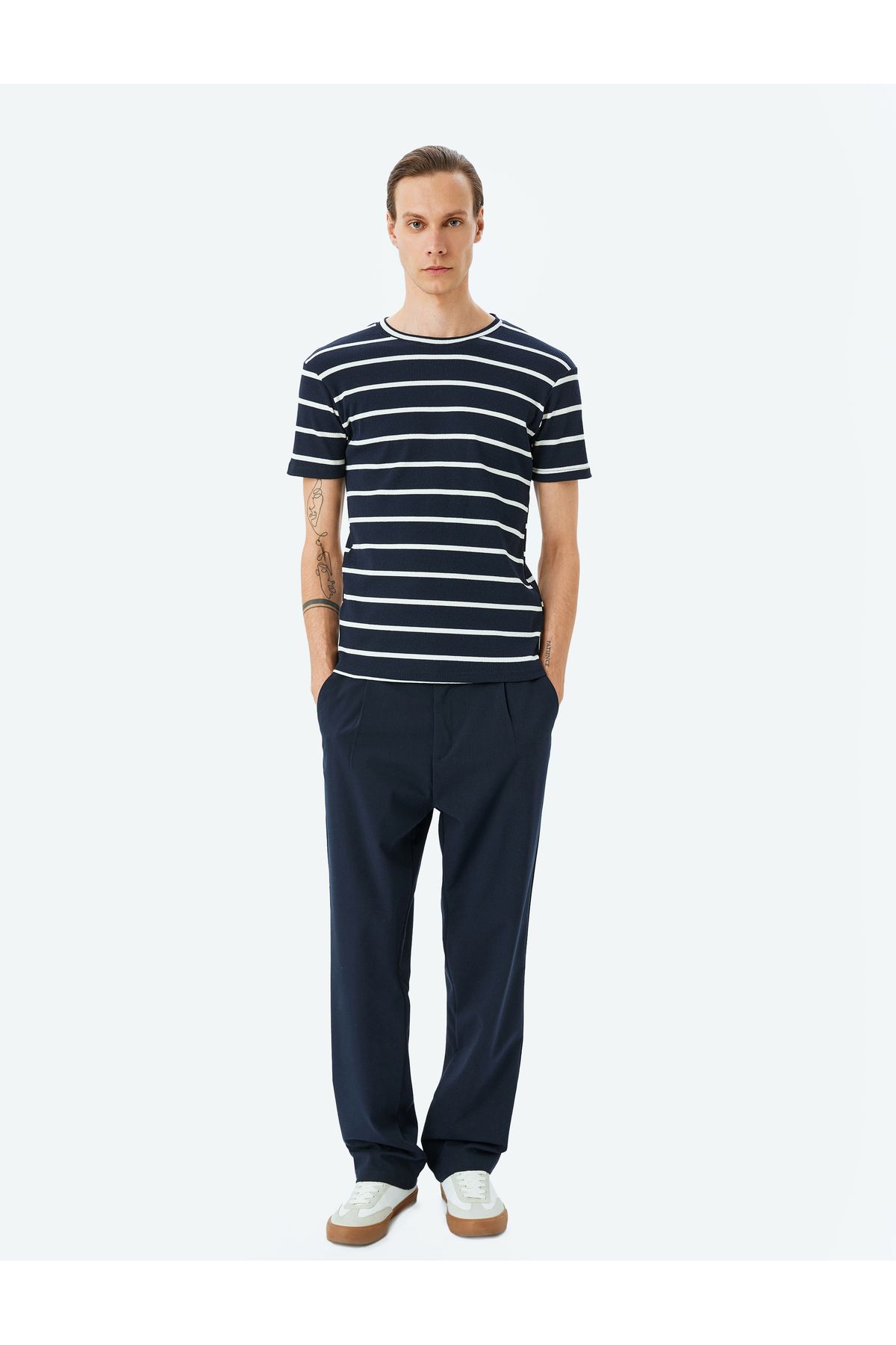 Koton Yeni Sezon Kısa Kol Bisiklet Yaka Pamuk Karışımlı Slim Fit Tişört