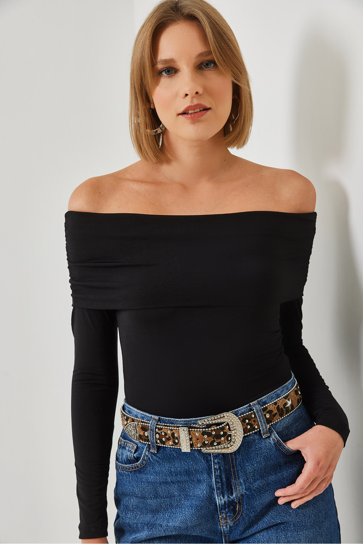LUCCI Strapless Fitted Long Sleeve Blouse 3