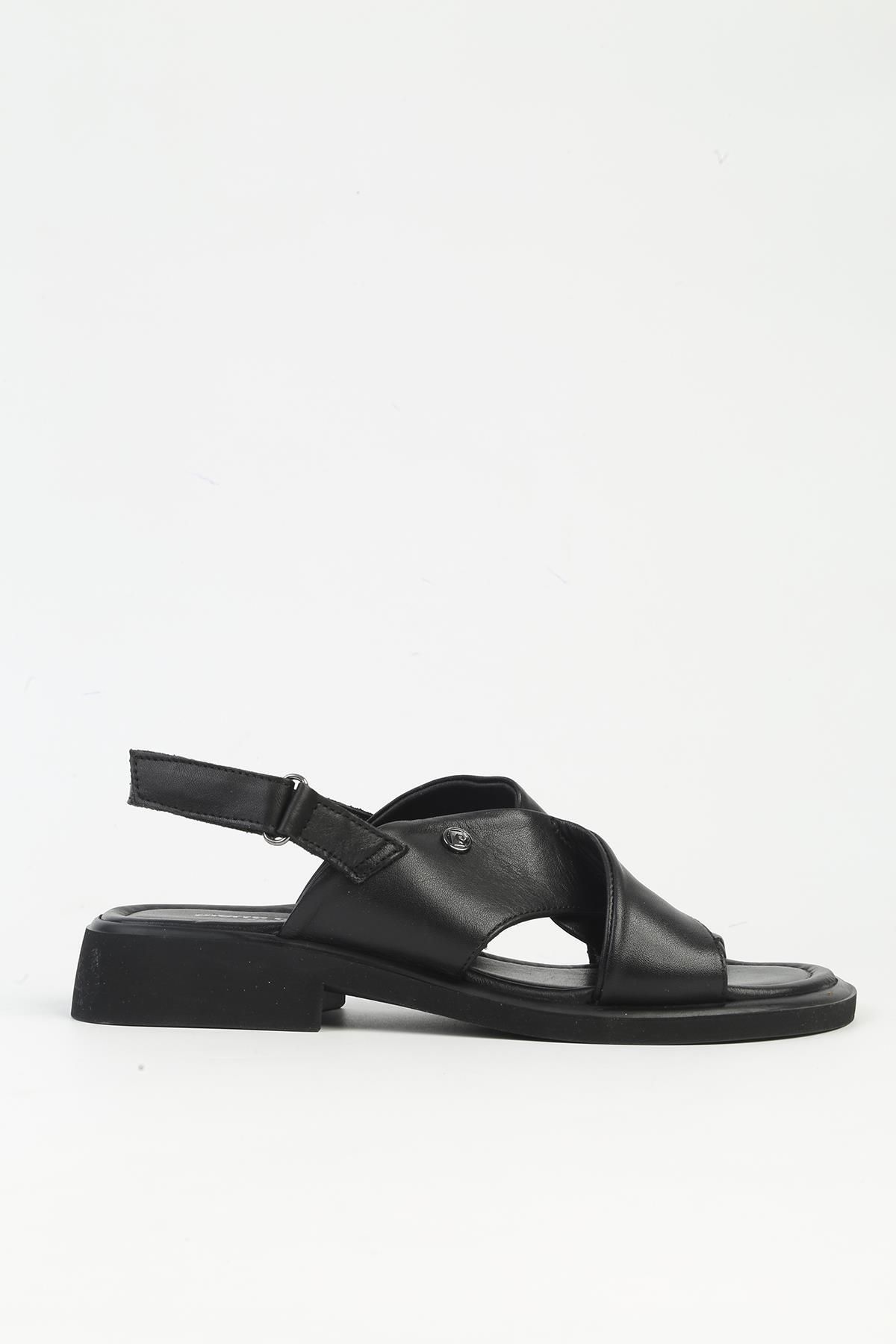 صندل چرمی زنانه مشکی PCK-5017 Pierre Cardin
