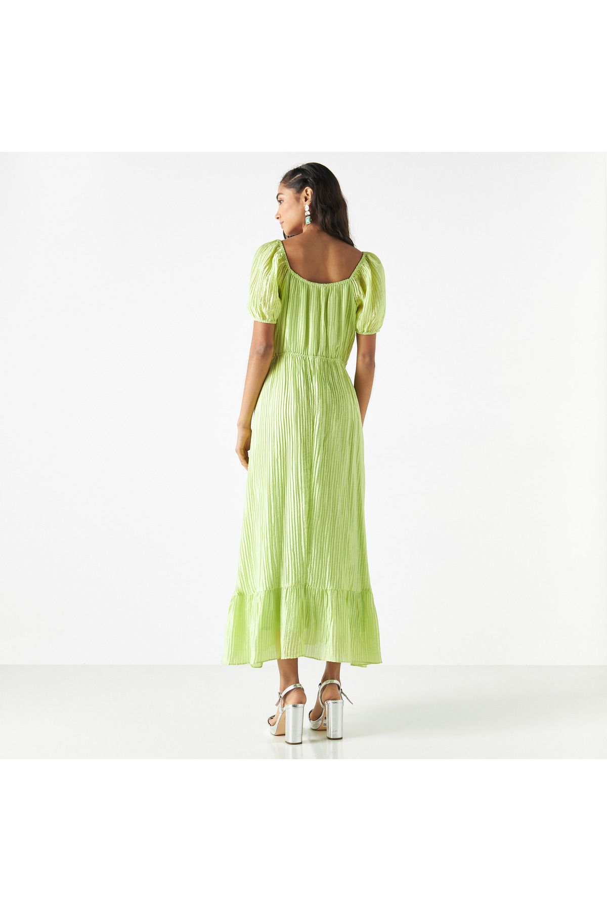 2Xtremz-Textured Maxi Tiered Dress with Balloon Sleeves 4