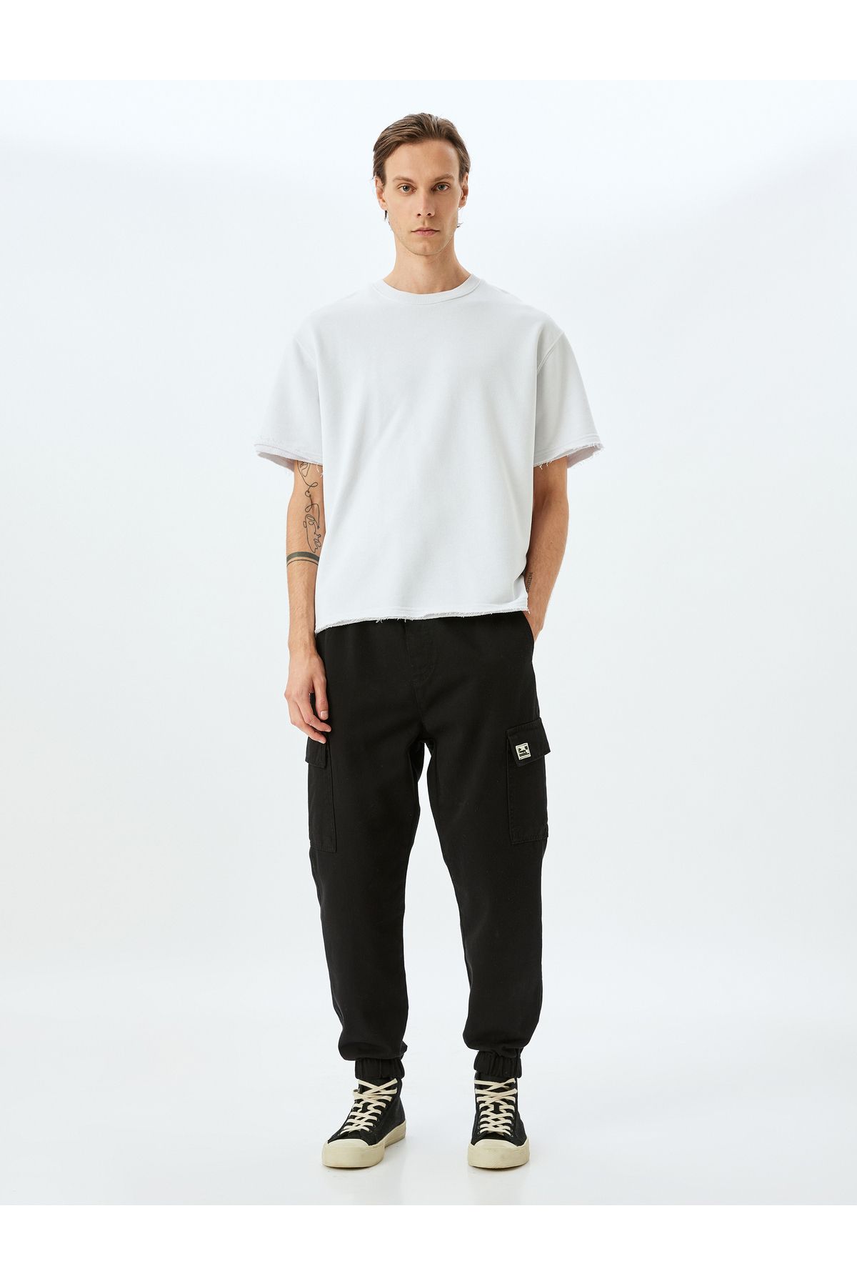 Koton Yeni Sezon Beli Bağcıklı Pamuklu Gabardin Kargo Cep Detaylı Jogger Pantolon