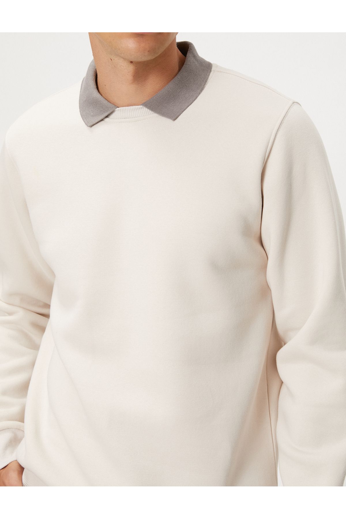 Koton-Basic-Sweatshirt mit Polokragen, Etikettendruck, detailliertes geripptes Raster 5
