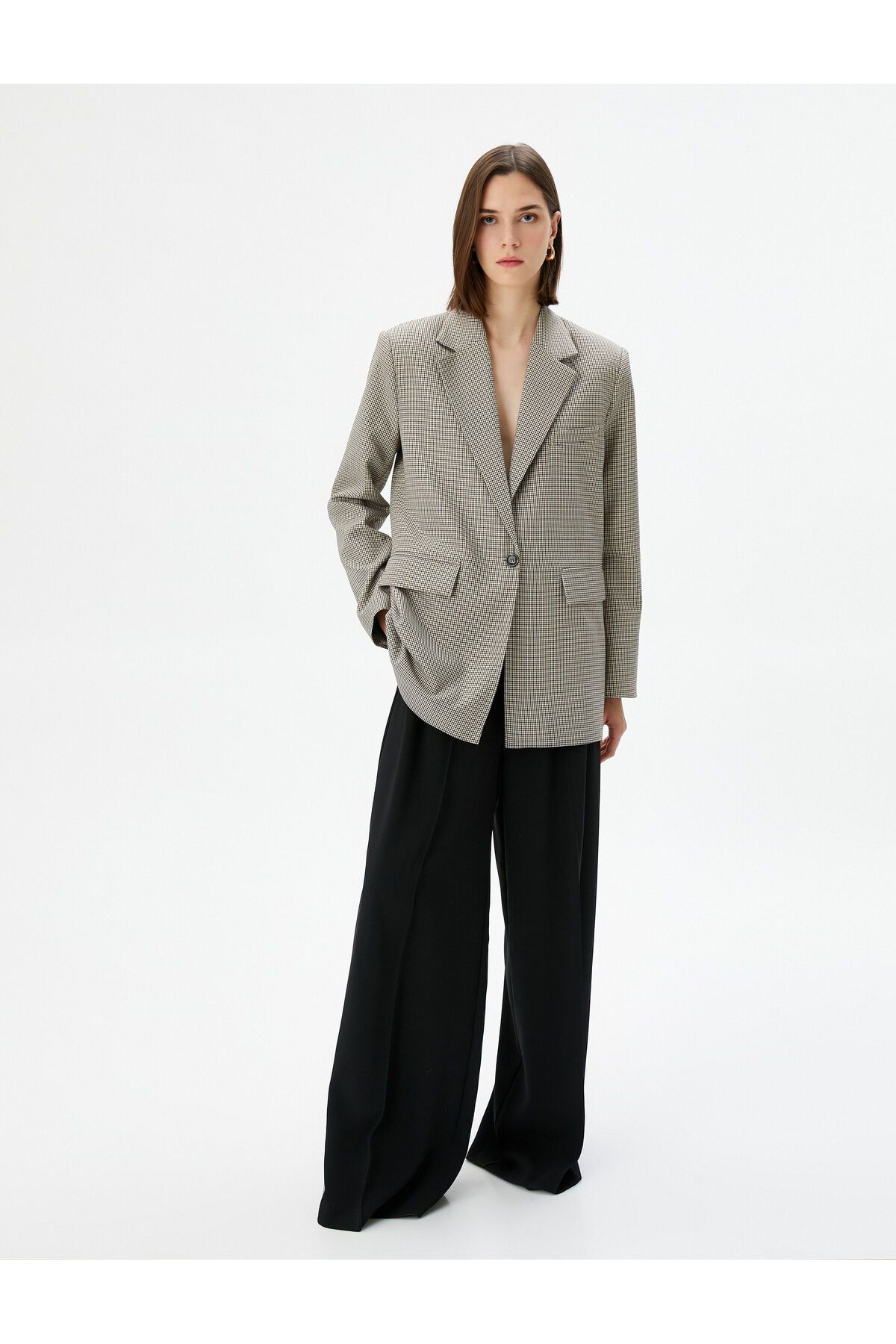 complete the look image