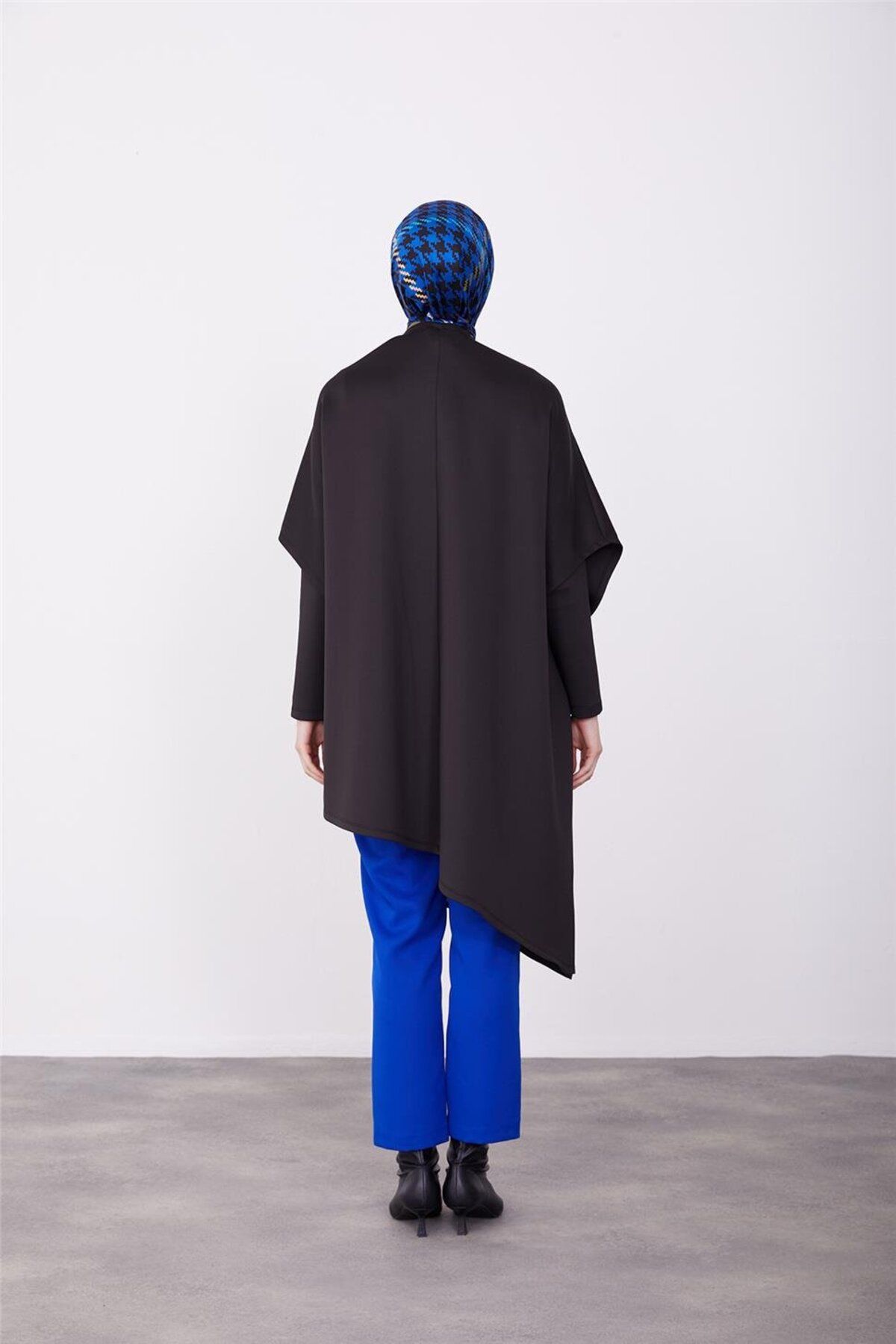 Armine-Set asimetric negru - Model 23k6726 5