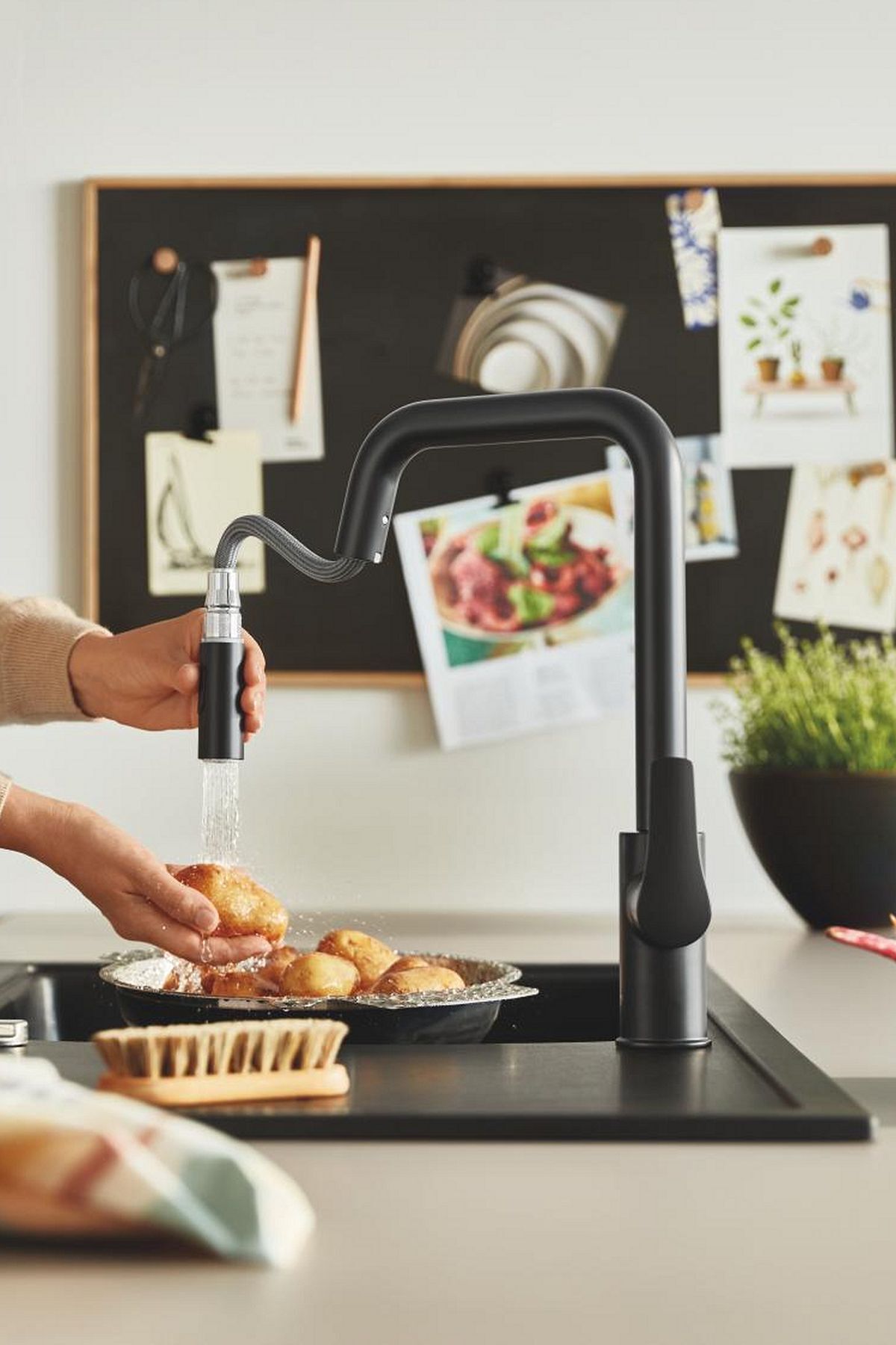 Grohe-Eurosmart Swan Tubular Sink Faucet, Matte Black - 306192430 4