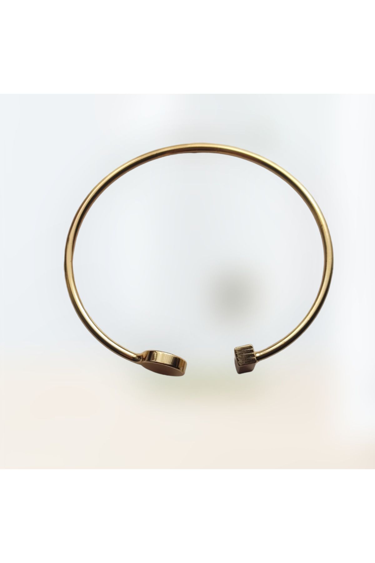 GLS-Clamp Bracelet with Circle Detail 2