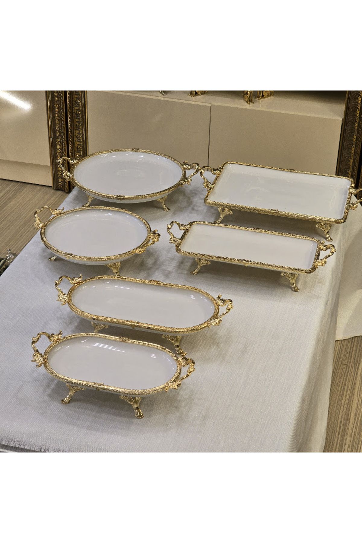 AlyaHomeAksesuar-6 Piece Porcelain Presentation Set with Gold Metal Frame 1