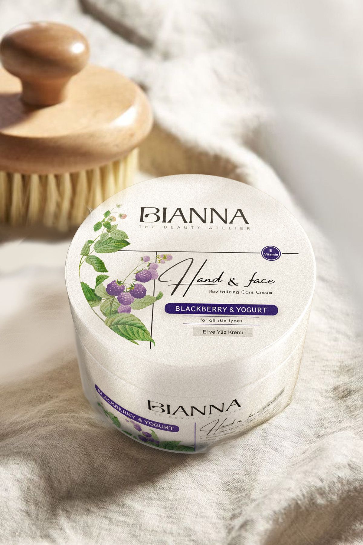 Bianna-Vitamin E Hand and Face Cream Revitalizing Face Cream with Forest Fruit and Yogurt Extract - 250ml 4