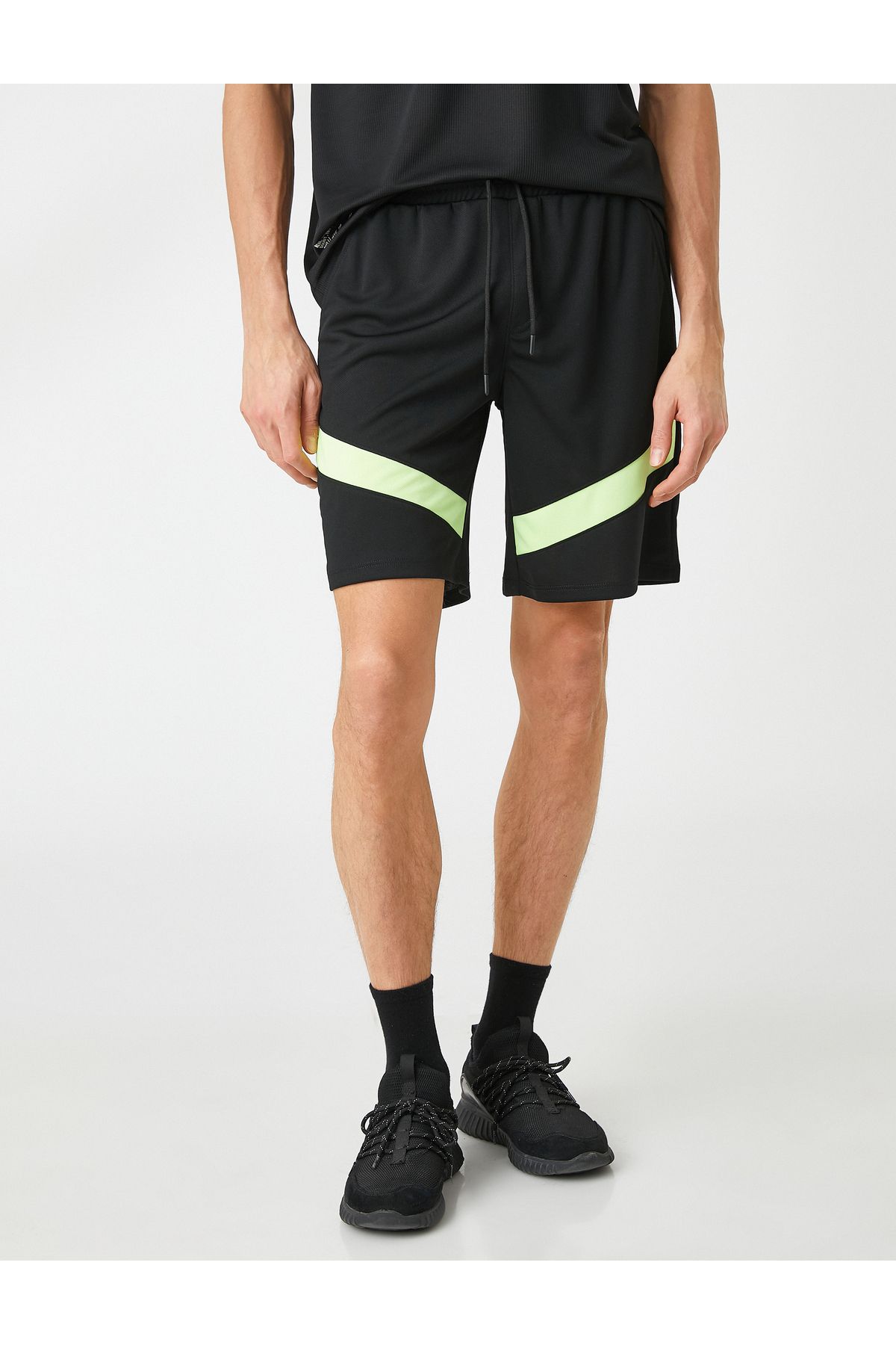 Koton-Bedruckte Sportshorts, Spitzen-Taillentasche, detaillierter, atmungsaktiver Stoff 3