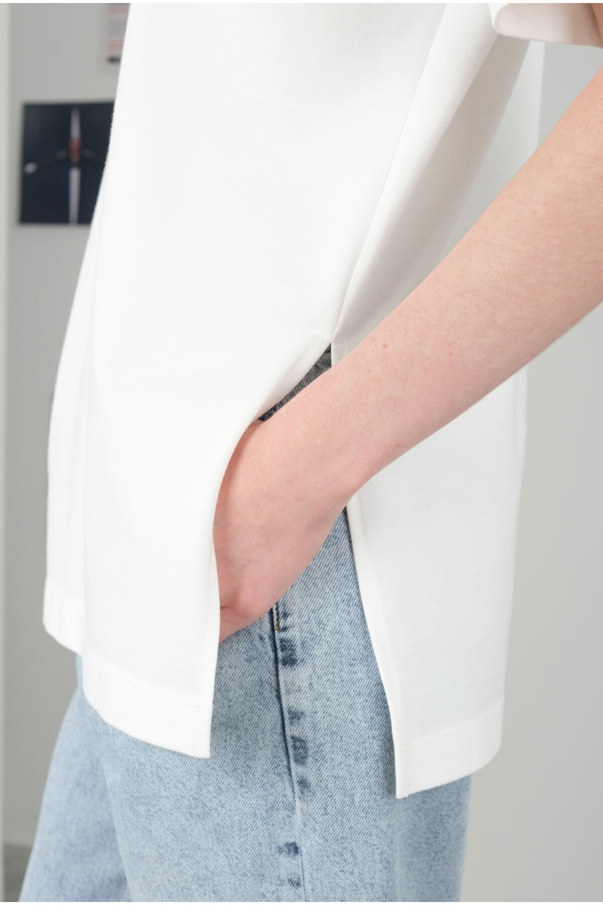 HEQA-All the Love Off-White T-Shirt 3