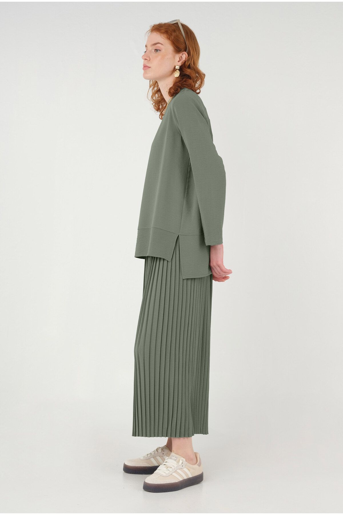 HEQA-Green Basic Blouse 3