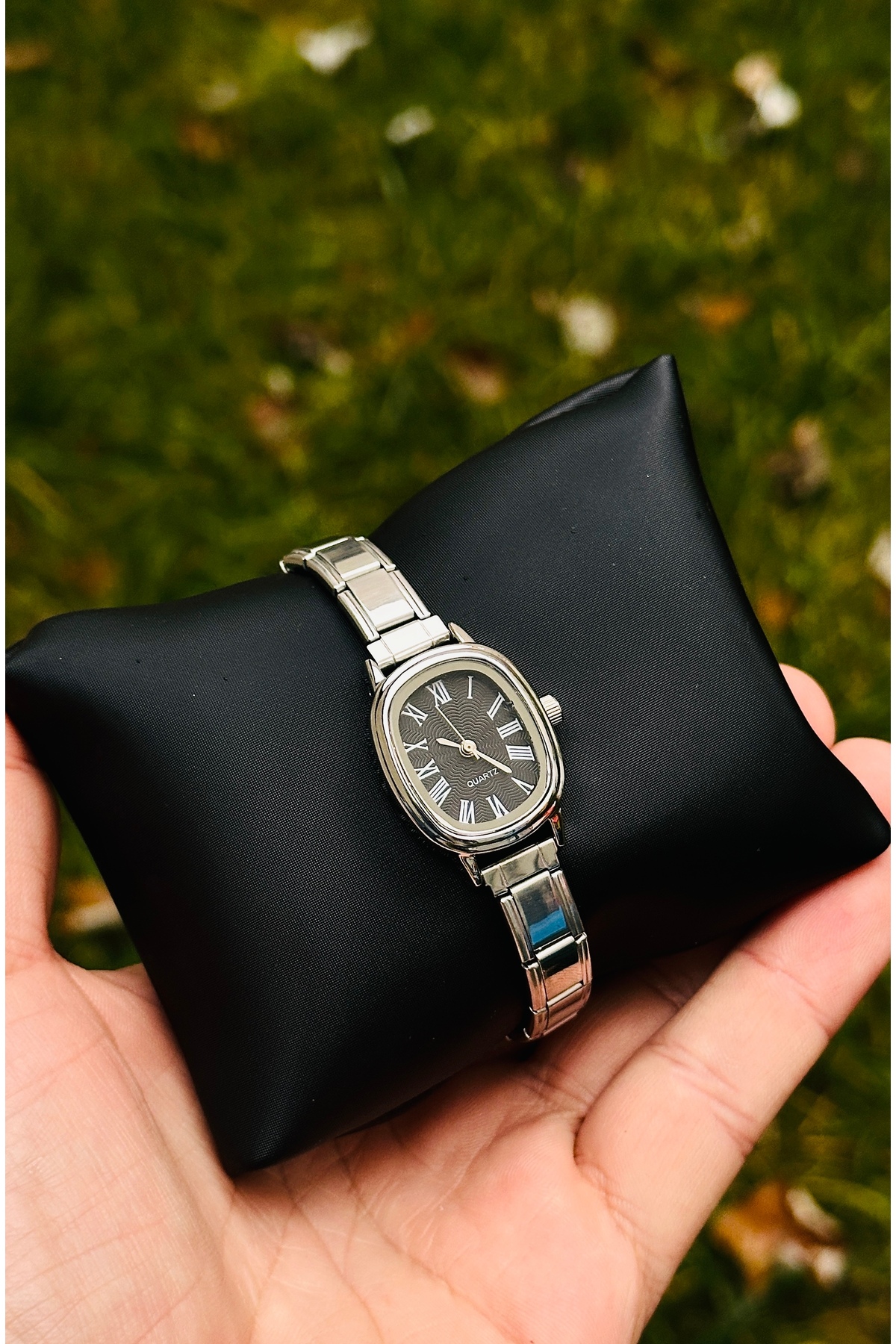 Tiny Series - Women's Minimal Wristwatch