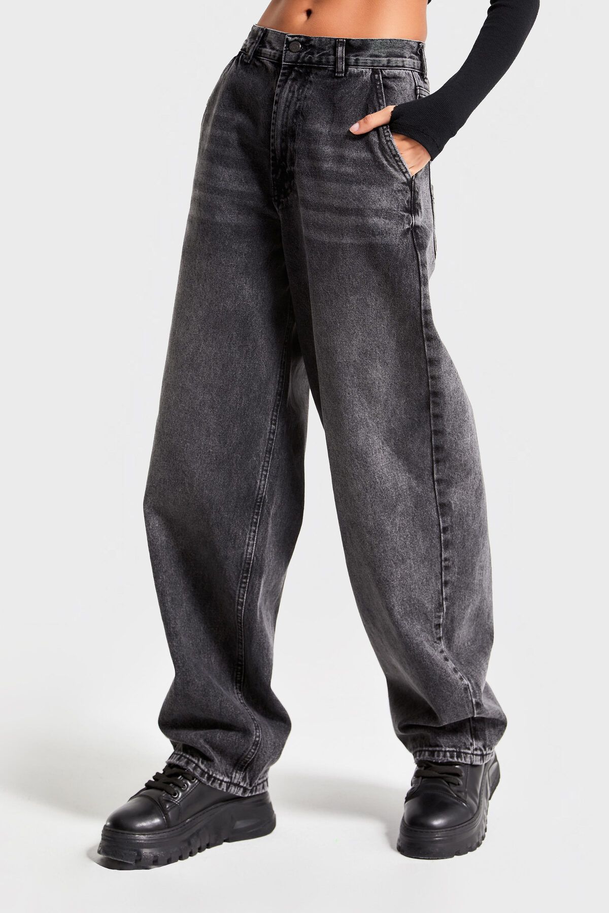 its basic-Women's Dark Smoked Skater Pants - 17W473, 100% Cotton Denim 1