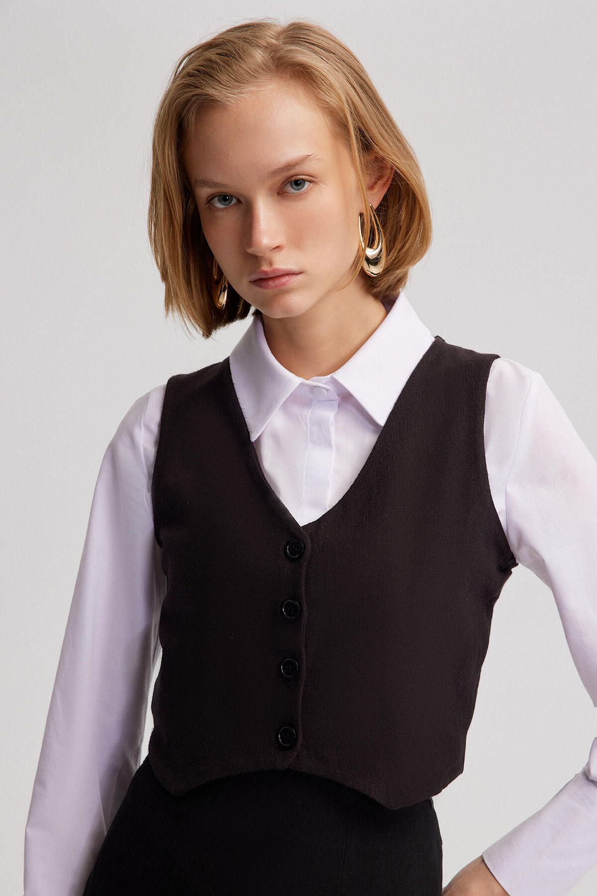 Touché Privé-SEDEF BUTTON DETAILED VEST 2