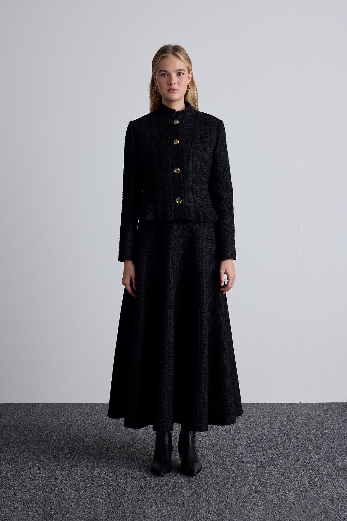 Manuka-Black Textured and Buttoned Jacket 2