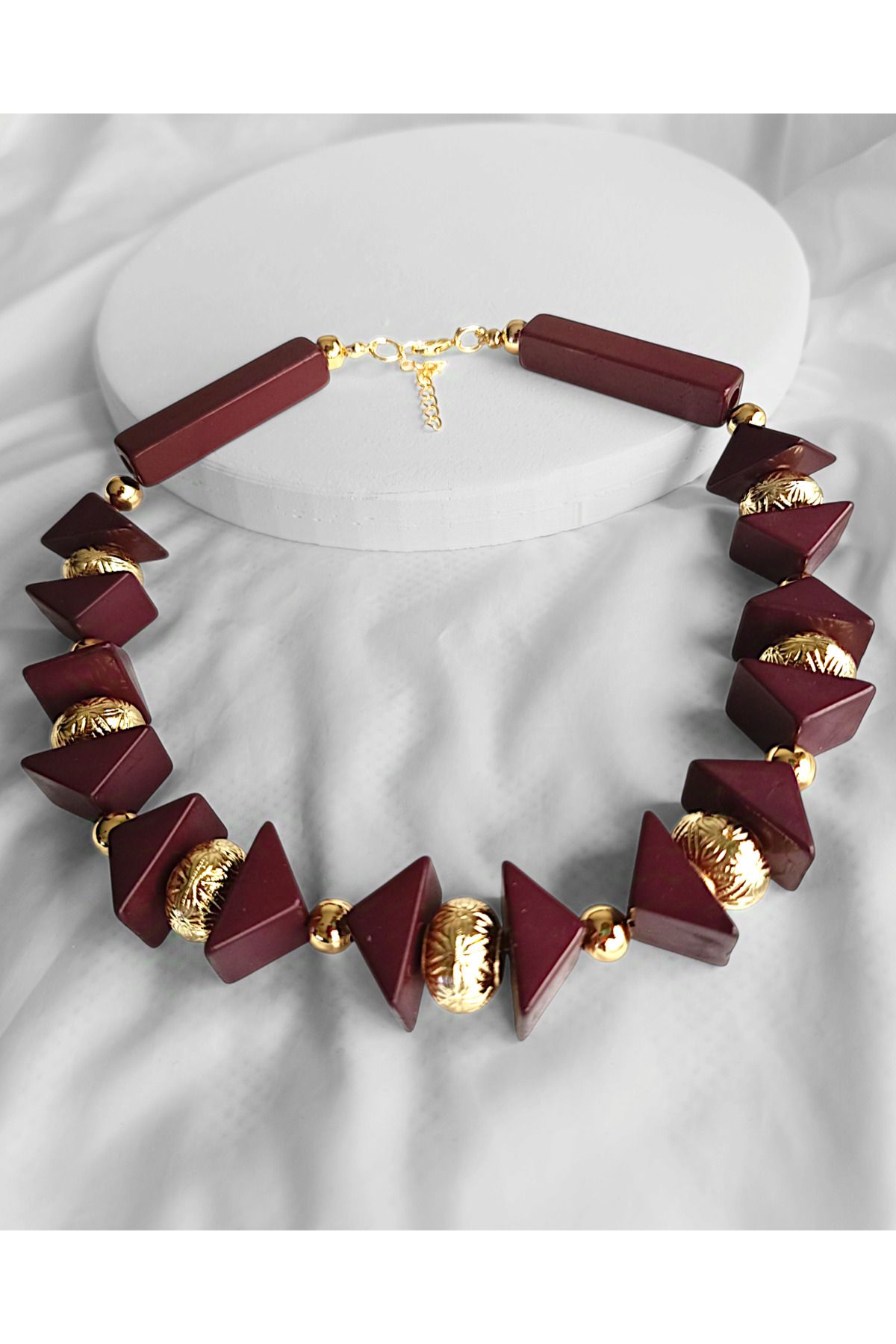 Marlenka-Burgundy Gold Ribbed Beads Necklace 1