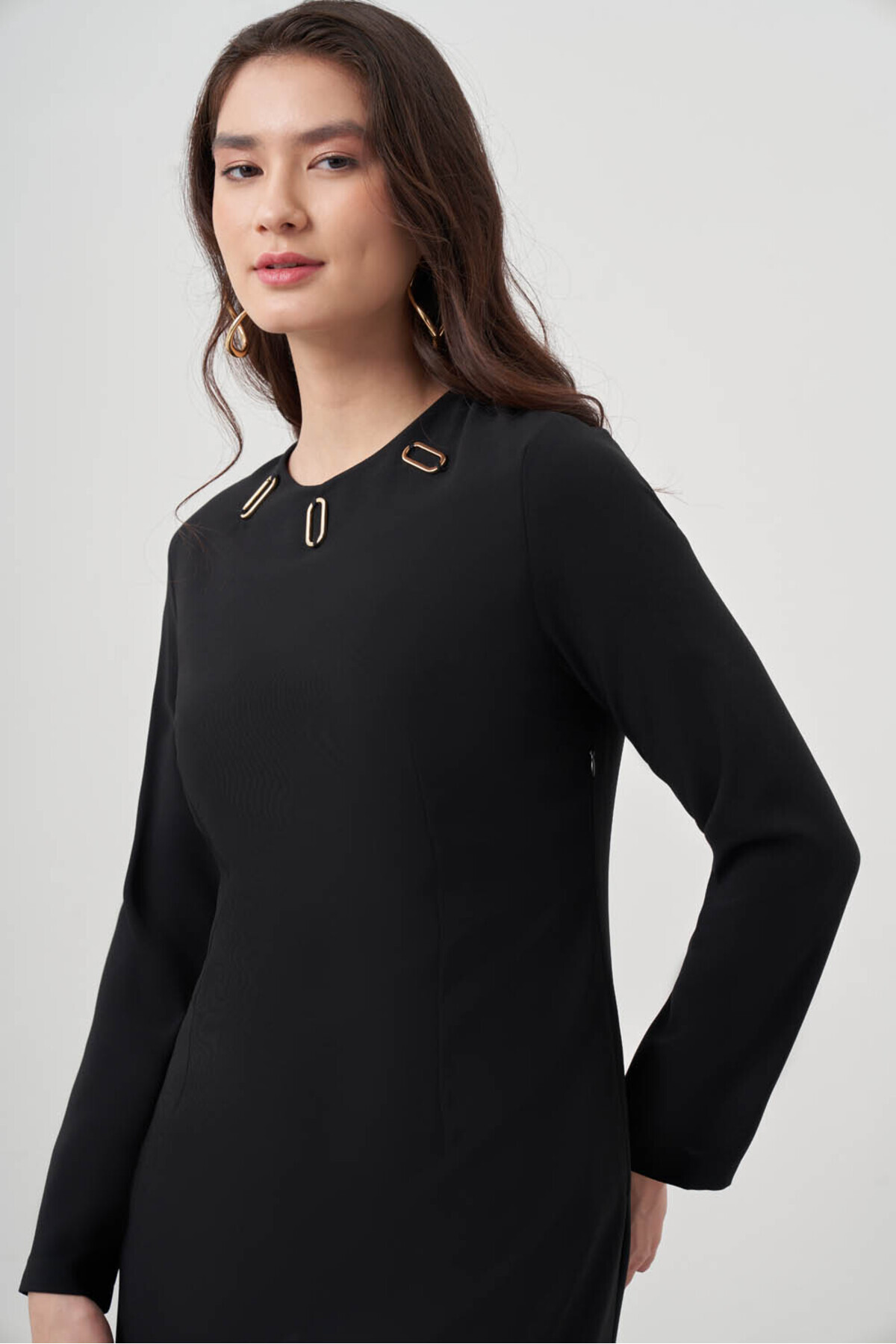 Mizalle-Black Dress with Ornamental Collar 5