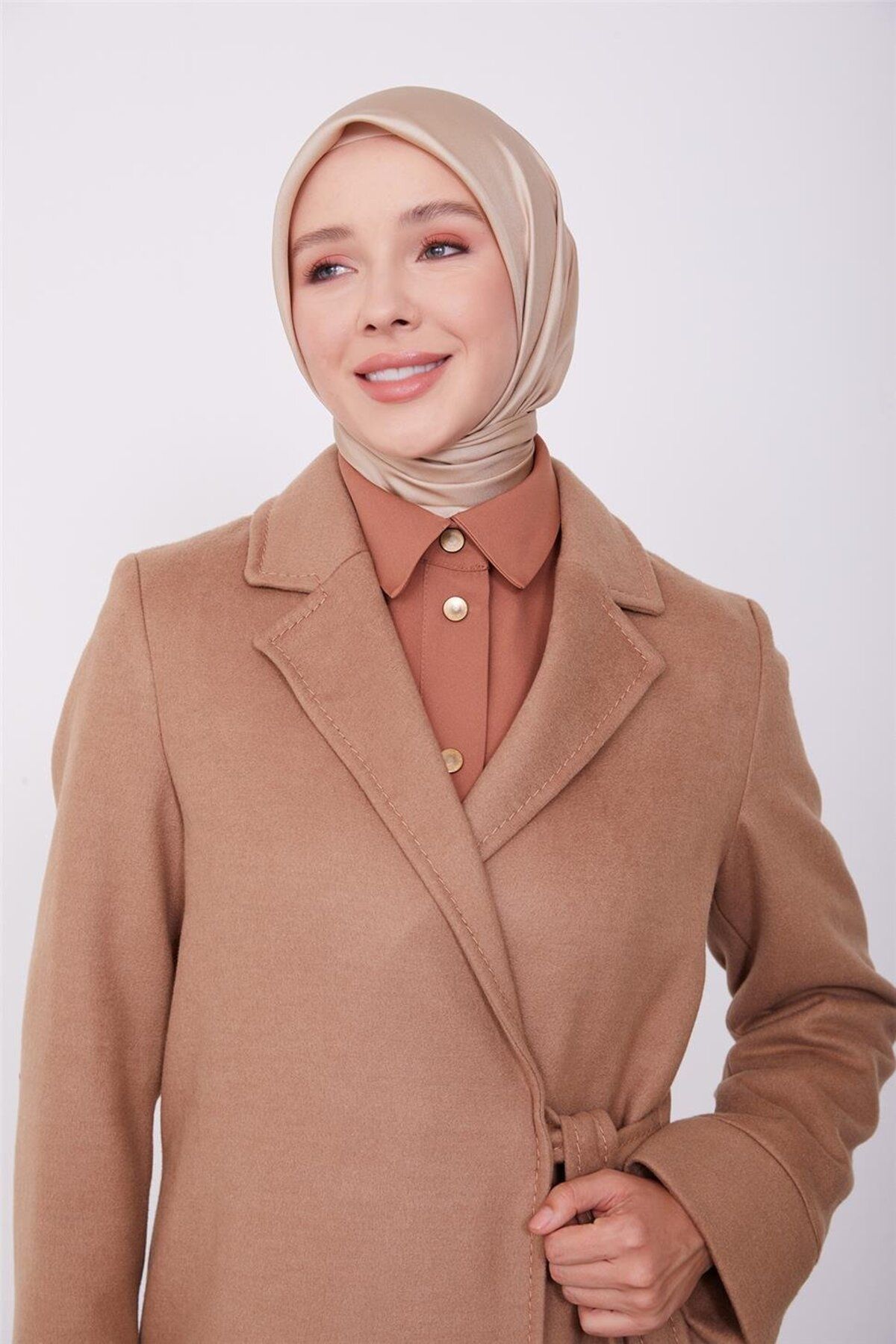 مانتو پهلو بسته 23k7220 شتری Armine