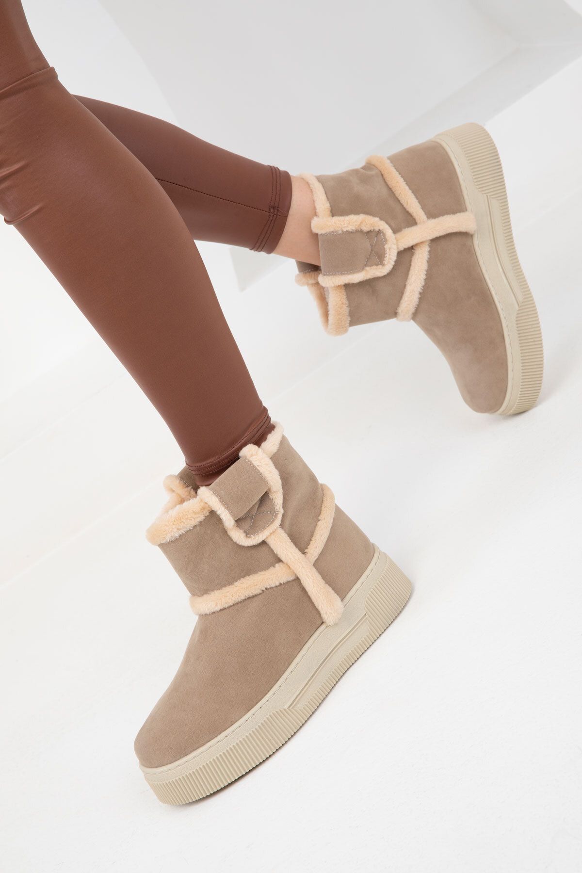 SOHO-Γυναικείες μπότες Mink Suede - 20011 Model Bootie 3