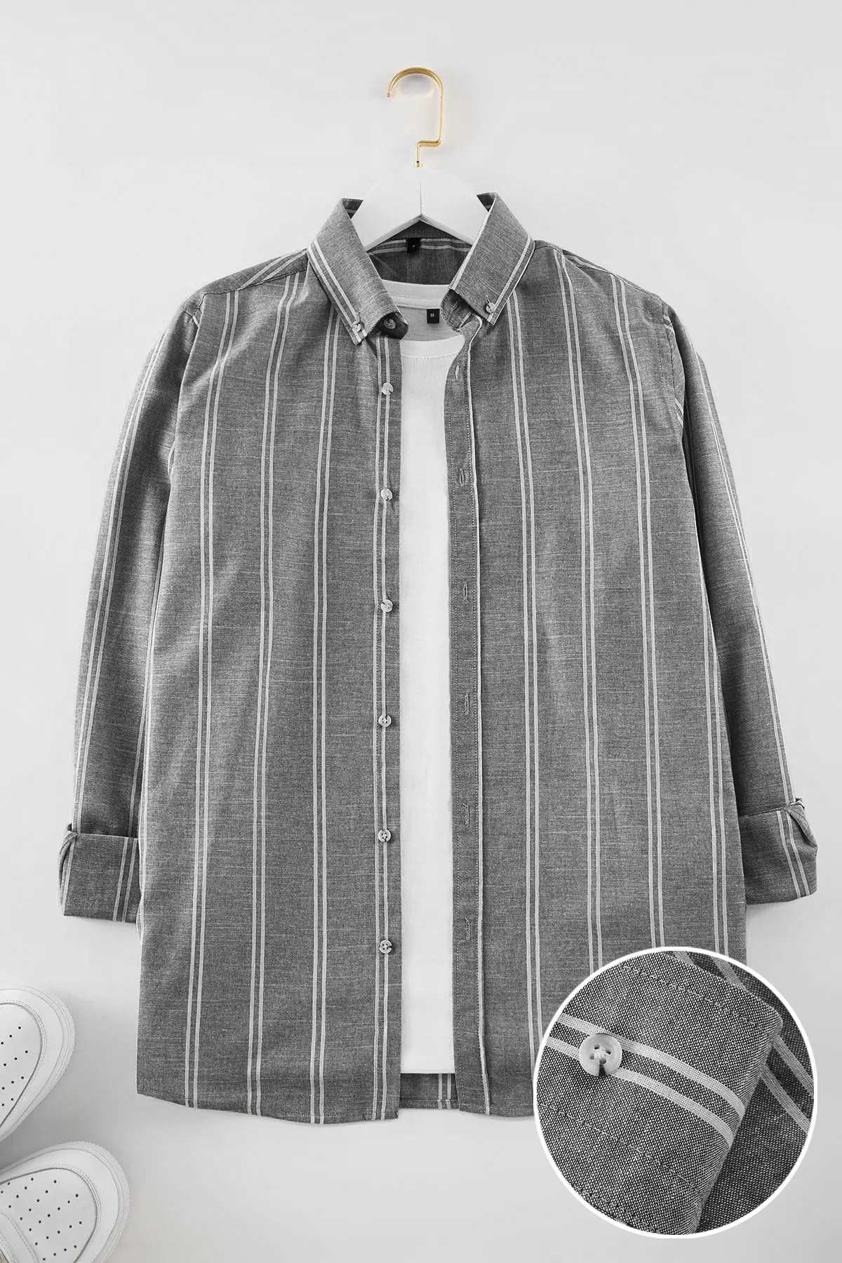 Trendyolmilla Man Siyah Slim Fit Düğmeli Yaka İnce Çizgili Gömlek TMNSS20GO0092